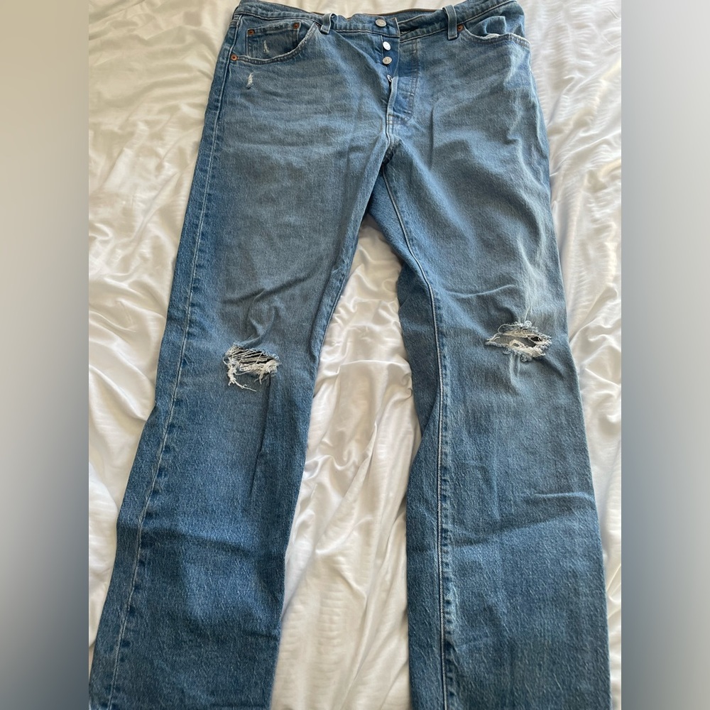 W33L30 Levi women’s jeans
